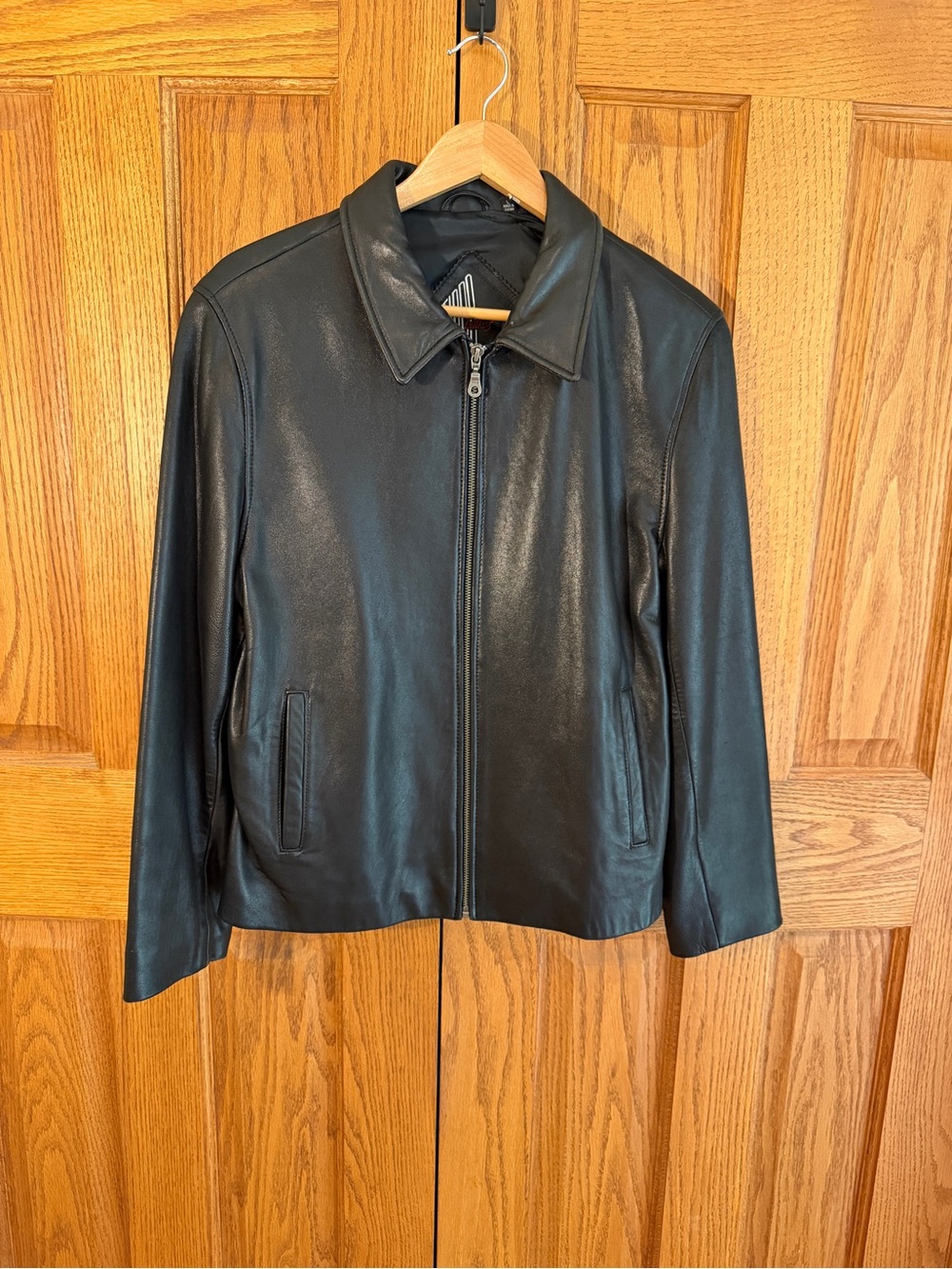Tiboa leathers Women’s Black Leather Zip-Front Jacket